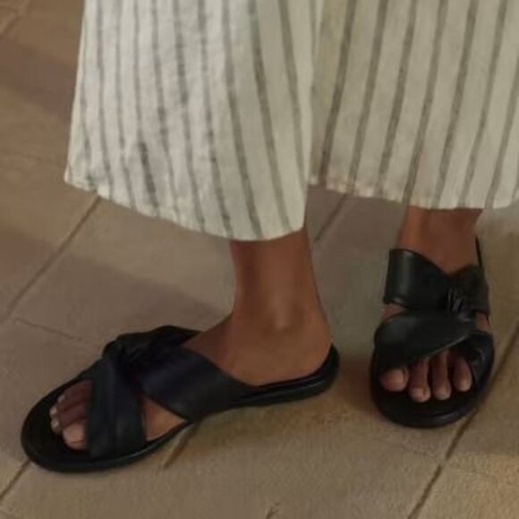 The Day Twist Sandal in Black - Picture 5 of 7